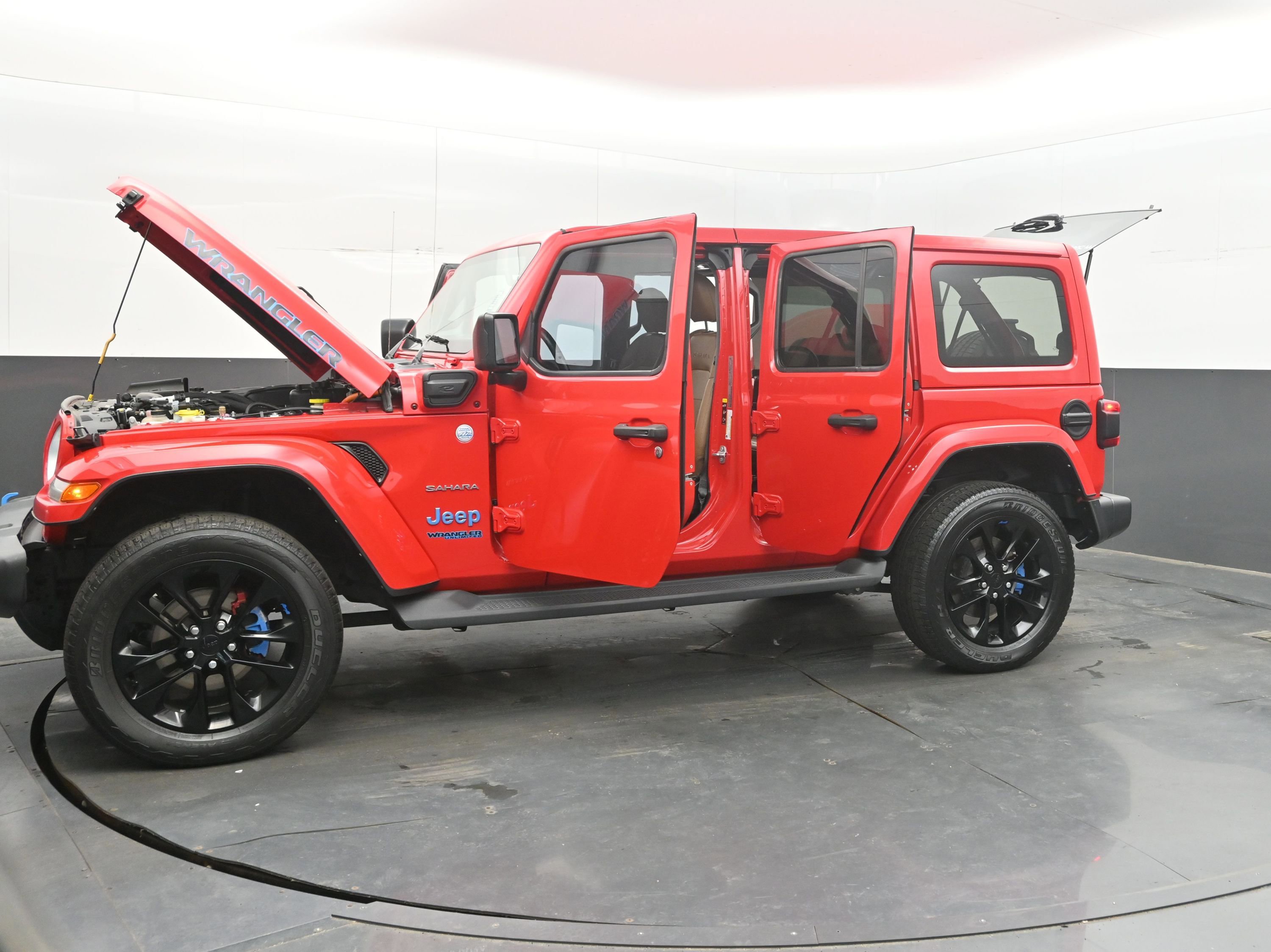 Used 2022 Jeep Wrangler Unlimited Sahara w/ Cold Weather Group AWD/4WD image 43