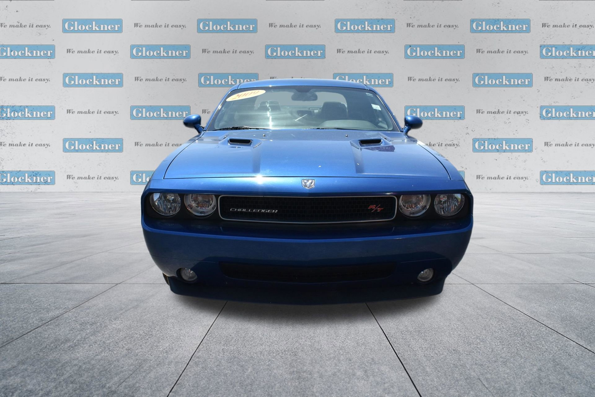 Used 2009 Dodge Challenger R/T w/ Sound Group RWD image 2