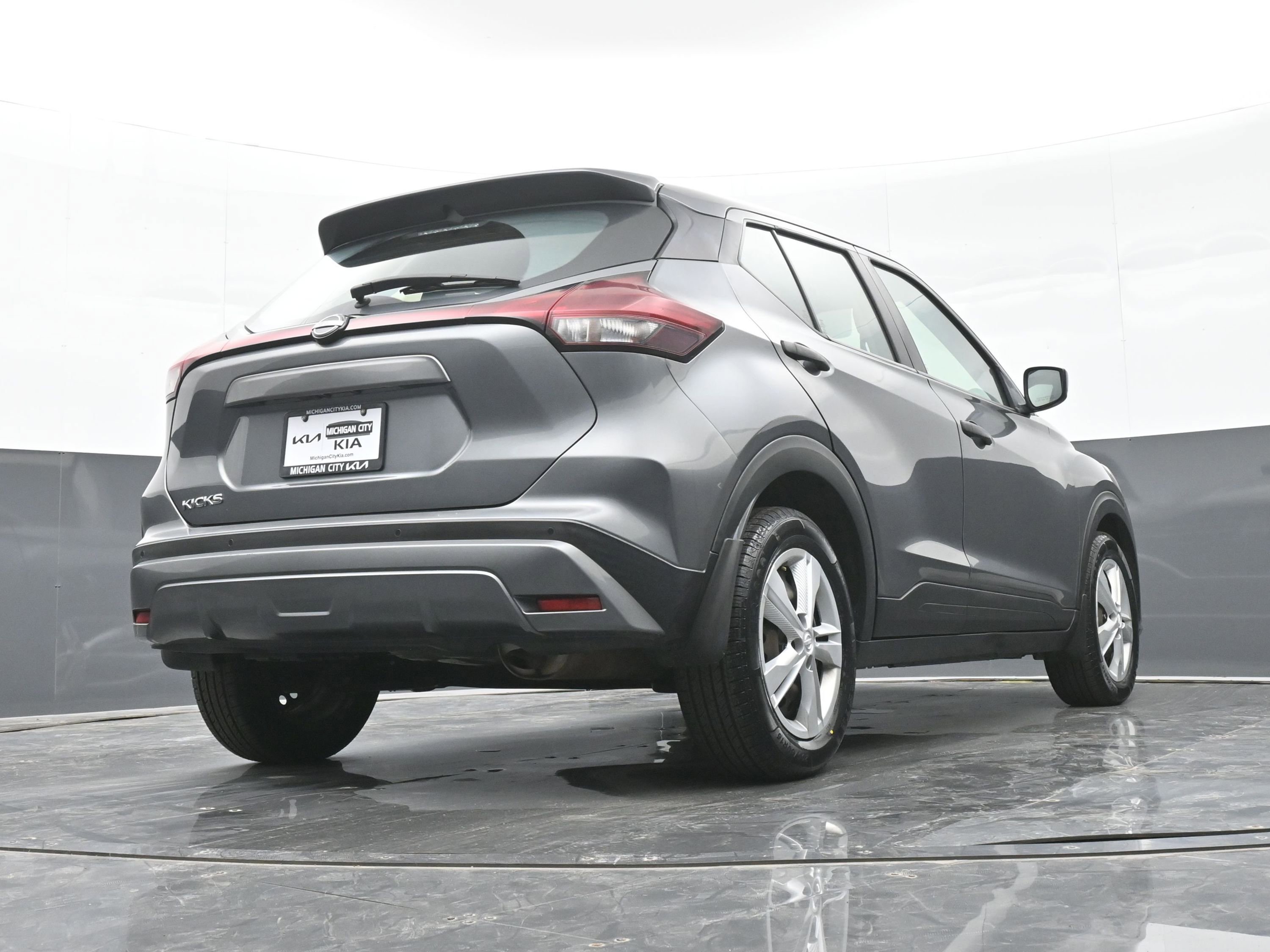 Used 2022 Nissan Kicks S w/ Interior Electronics Package FWD image 39