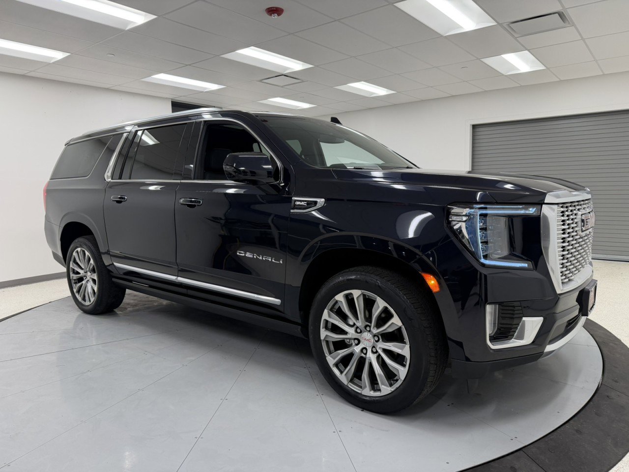 Used 2021 GMC Yukon XL Denali image 76