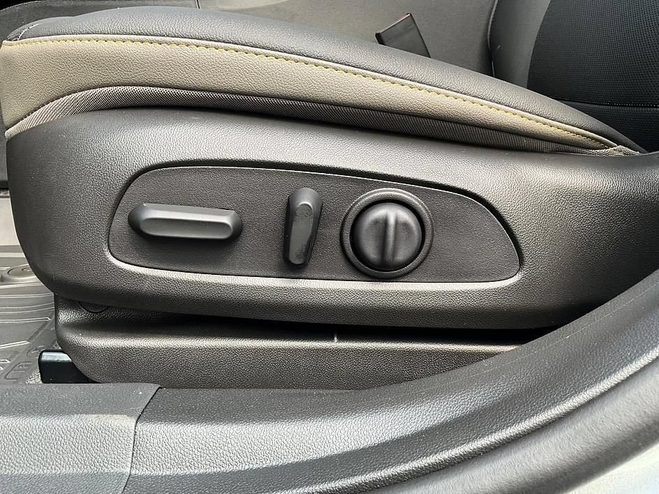 New 2026 Chevrolet Trax ACTIV w/ Sunroof Package FWD image 20