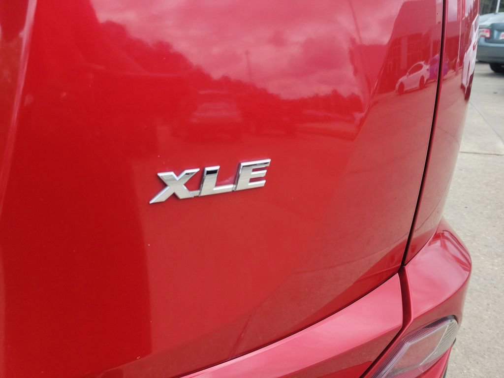 Used 2017 Toyota RAV4 XLE image 7