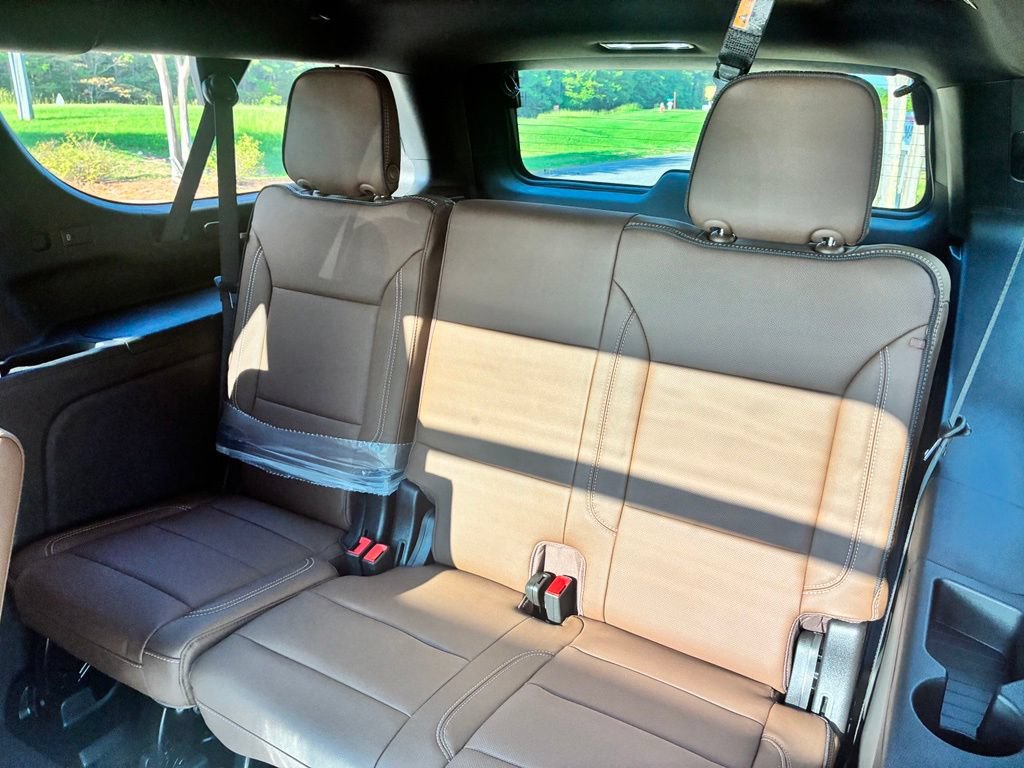 New 2026 Chevrolet Suburban High Country AWD/4WD image 13
