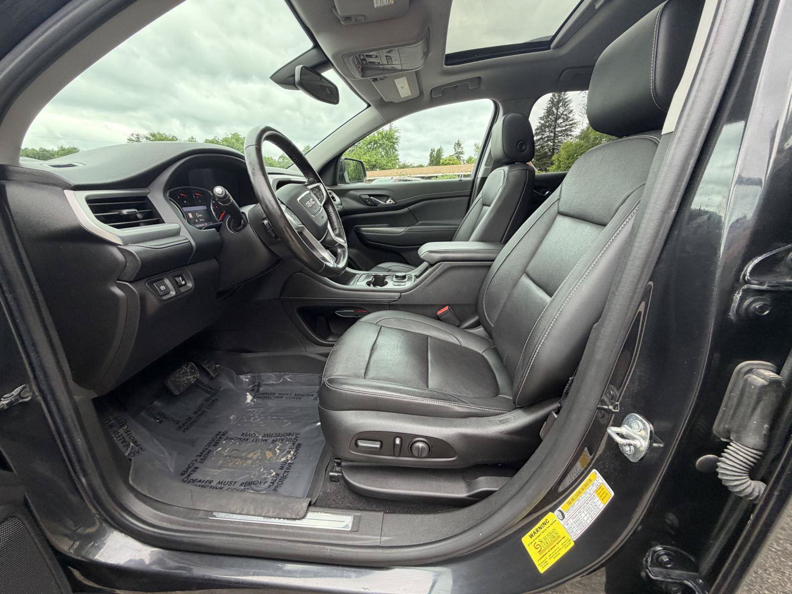 Used 2020 GMC Acadia SLT w/ LPO, Floor Liner Package AWD/4WD image 12
