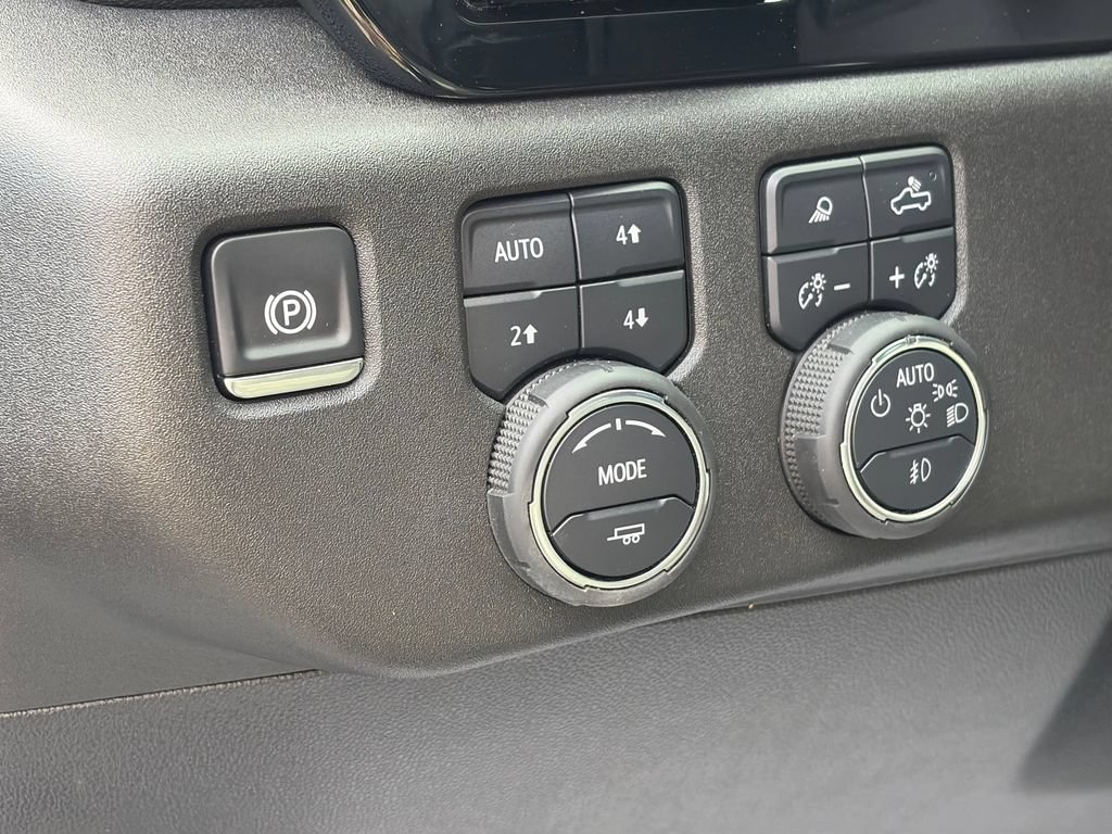 Used 2025 Chevrolet Silverado 2500 ZR2 w/ Technology Package AWD/4WD image 20