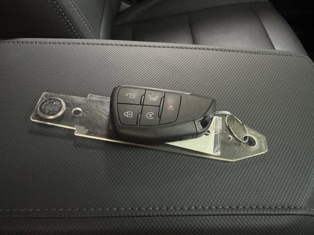 Used 2025 Chevrolet Equinox EV LT w/ Convenience Package image 26