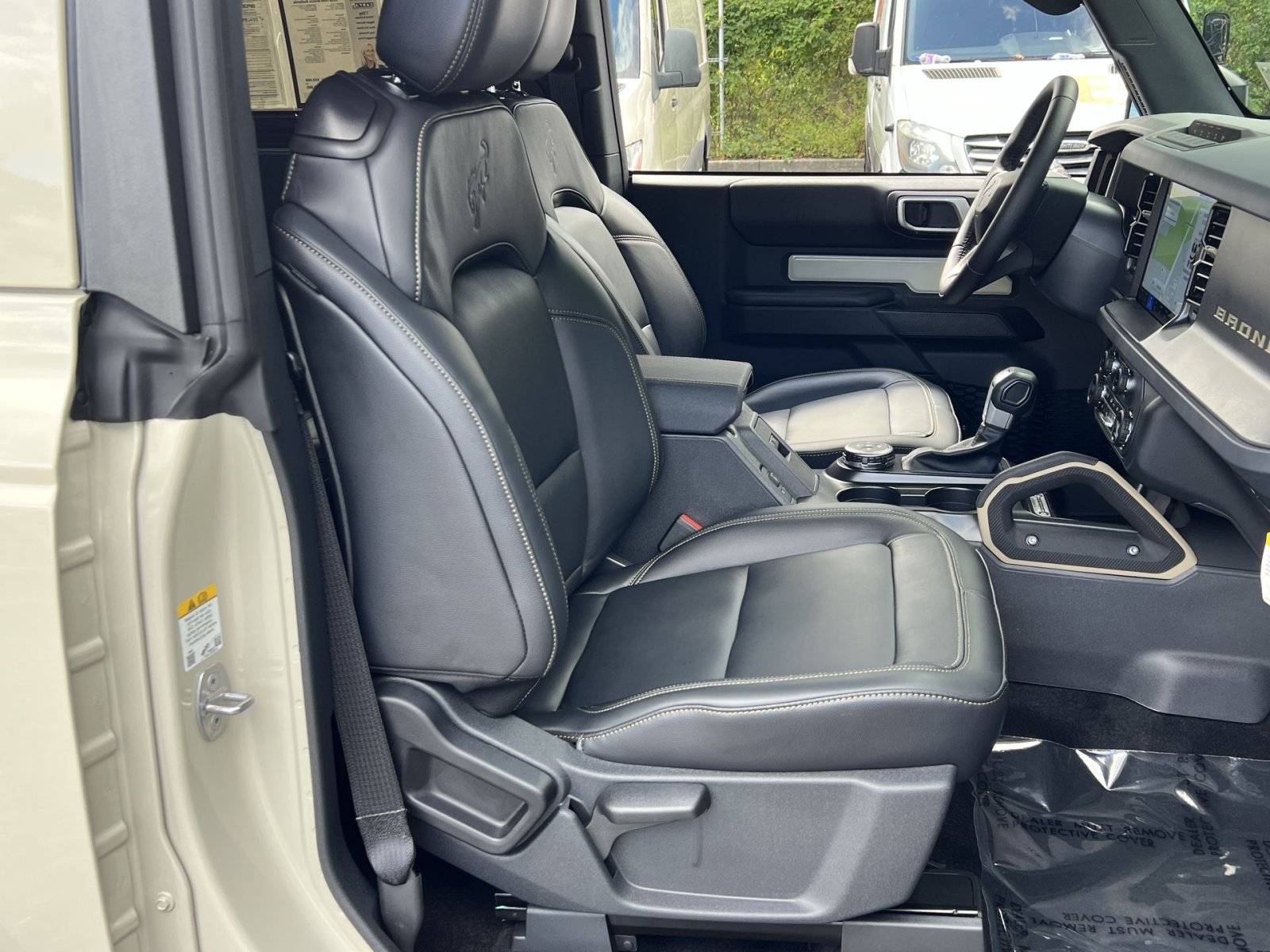 Used 2026 Ford Bronco Badlands AWD/4WD image 32