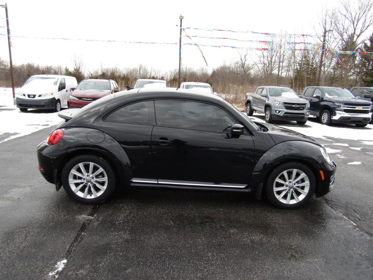 Used 2017 Volkswagen Beetle 1.8T SE FWD image 9