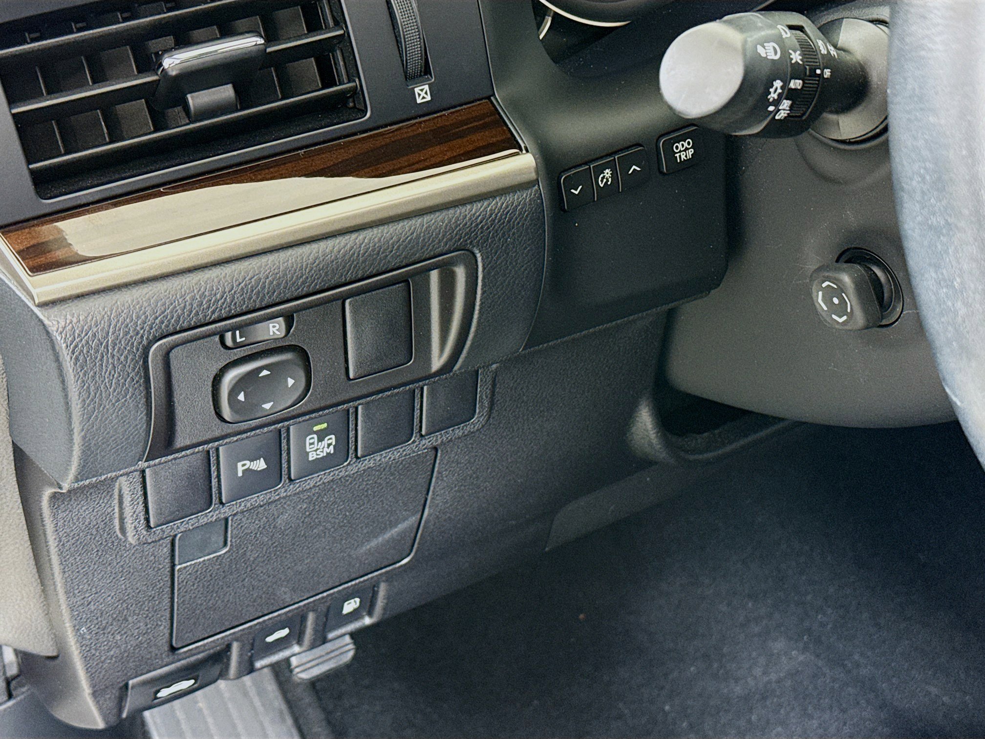 Used 2016 Lexus ES 350 w/ Premium Package w/Wood Trim image 10