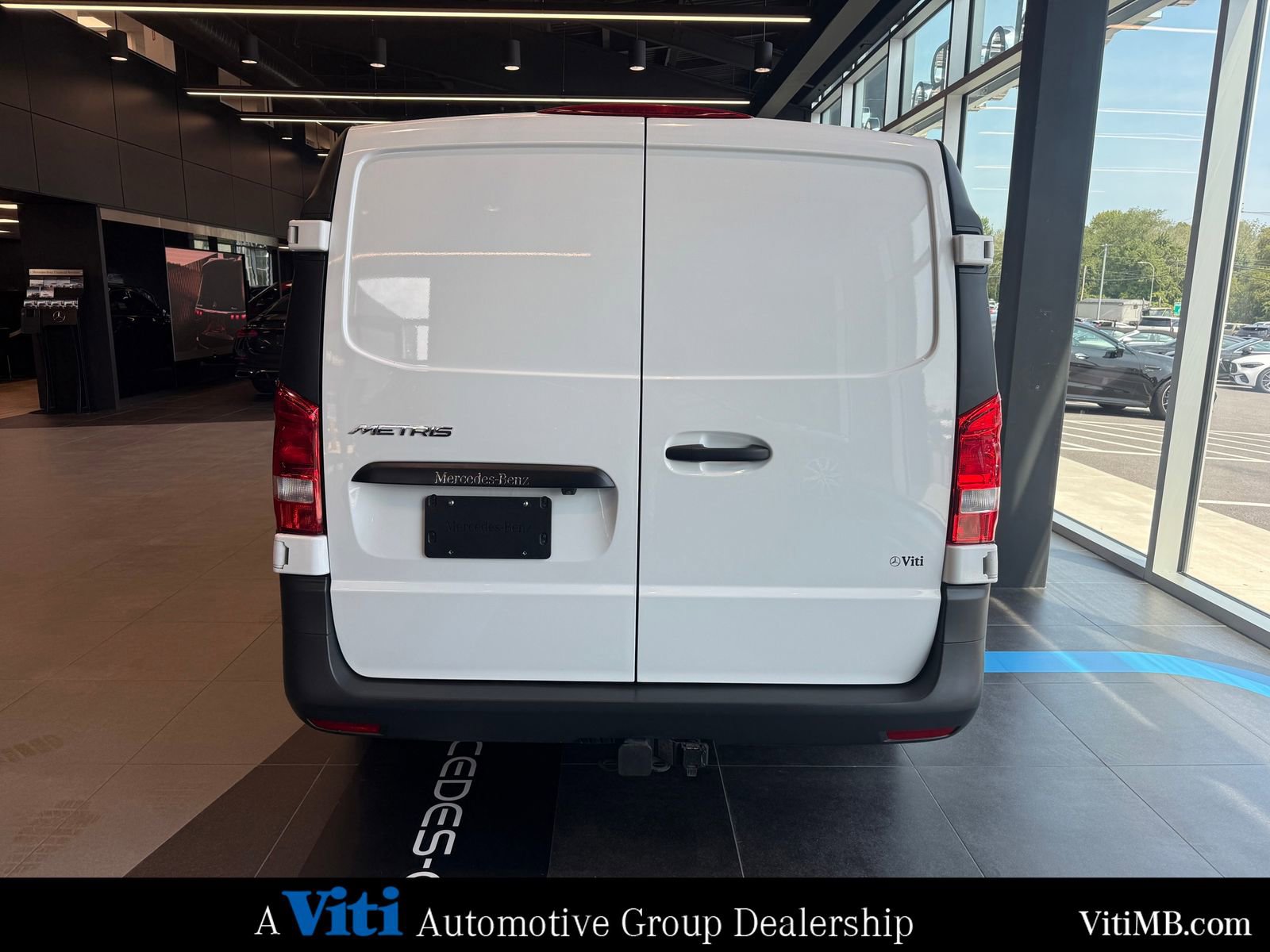 Used 2023 Mercedes-Benz Metris image 6
