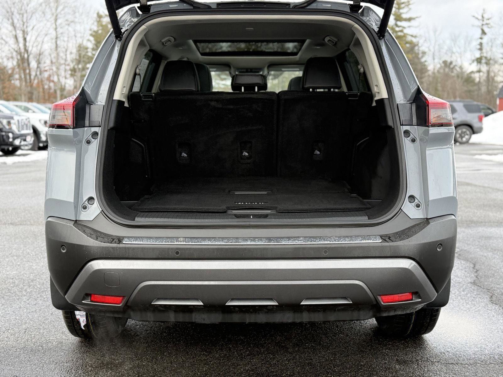 Used 2023 Nissan Rogue SL image 10