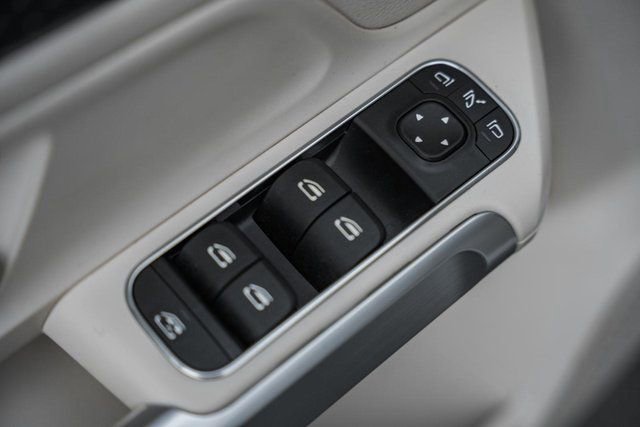 Certified 2025 Mercedes-Benz GLB 250 4MATIC image 38