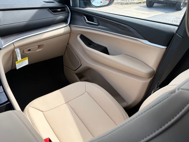 New 2026 Jeep Grand Cherokee Limited AWD/4WD image 38
