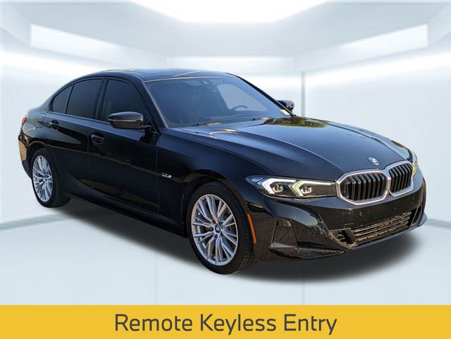 Used 2023 BMW 330e w/ Driving Assistance Package image 9