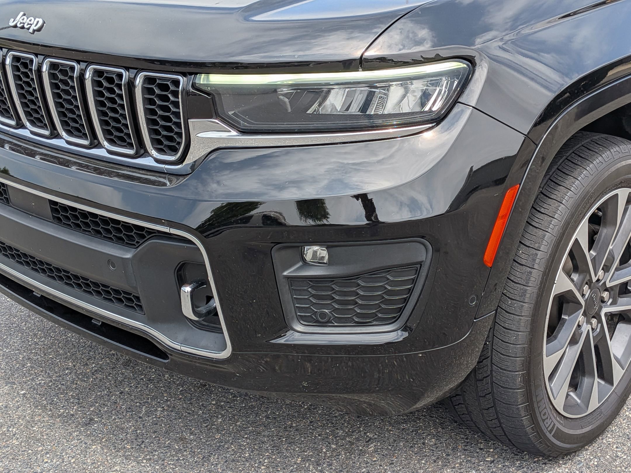 Used 2021 Jeep Grand Cherokee L Overland w/ Luxury Tech Group IV AWD/4WD image 9