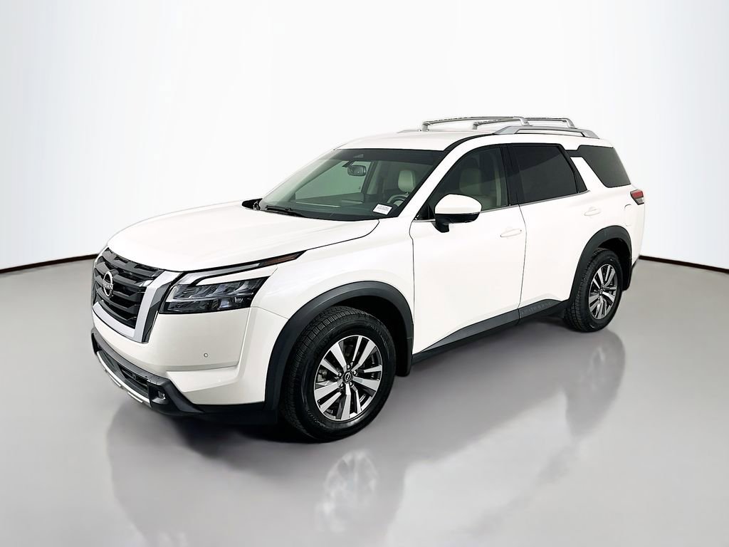 Used 2022 Nissan Pathfinder SL FWD image 3