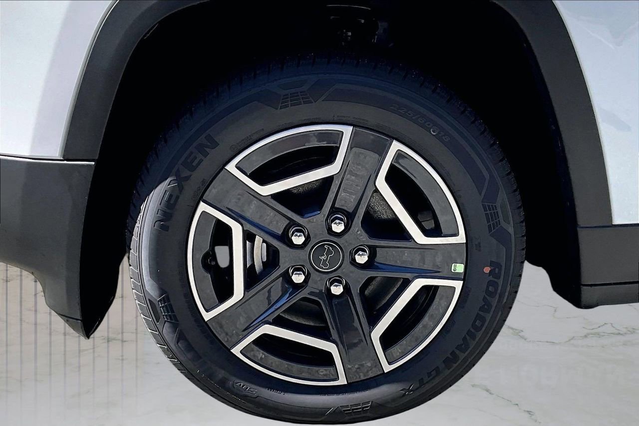 New 2026 Jeep Cherokee Laredo image 30