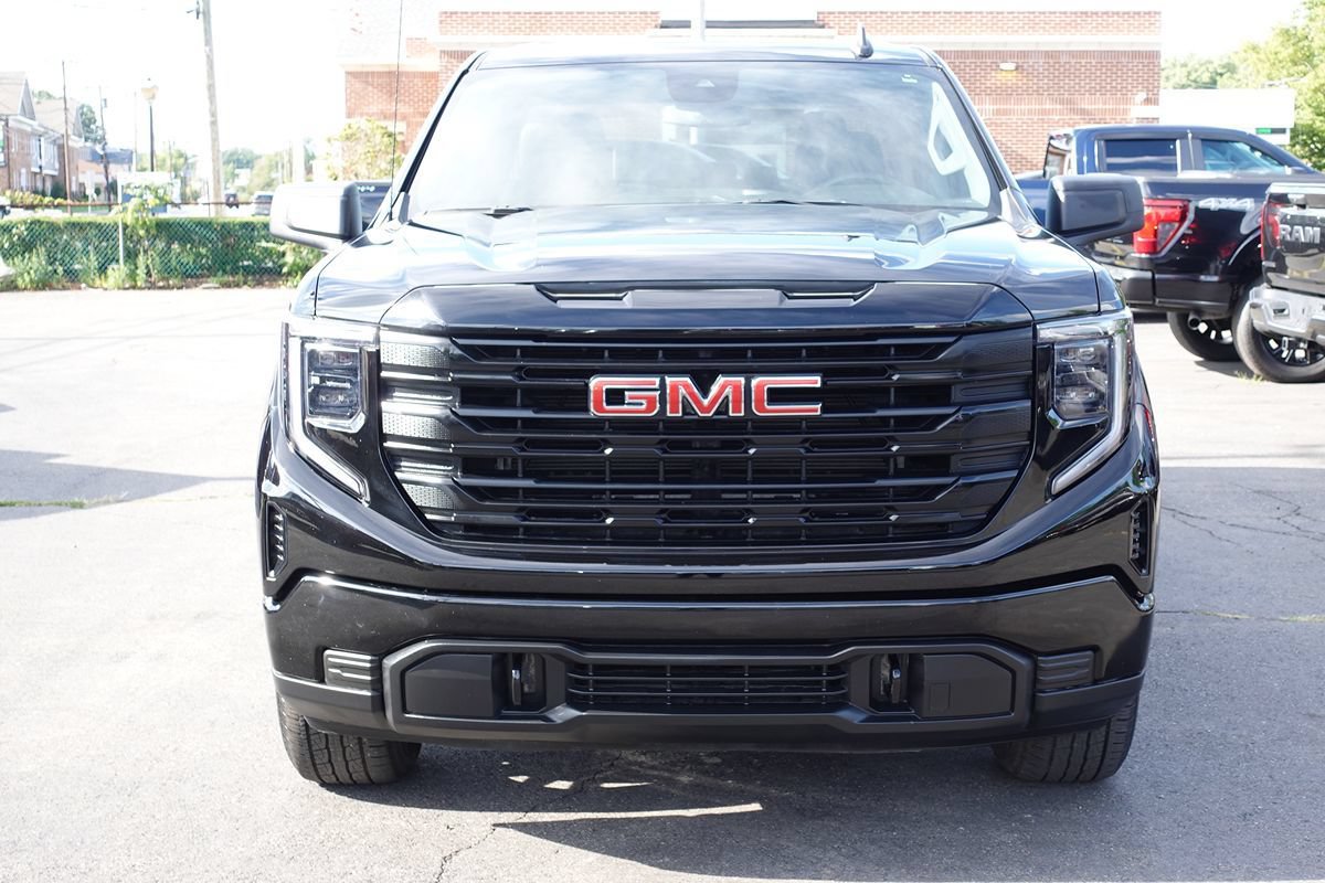 Used 2024 GMC Sierra 1500 Pro w/ Graphite Edition AWD/4WD image 5