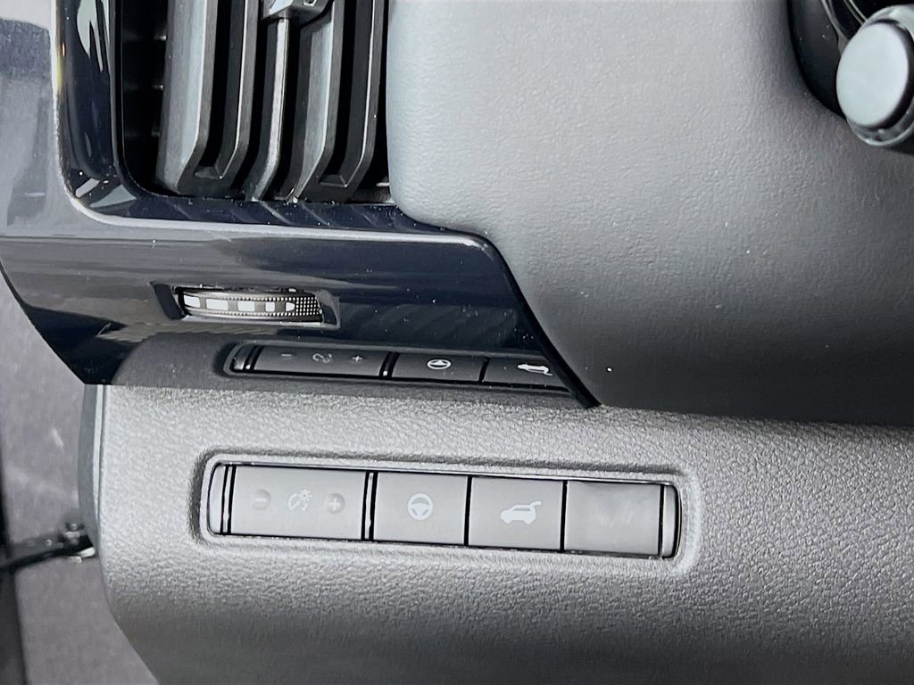 New 2026 Nissan Pathfinder SV image 9