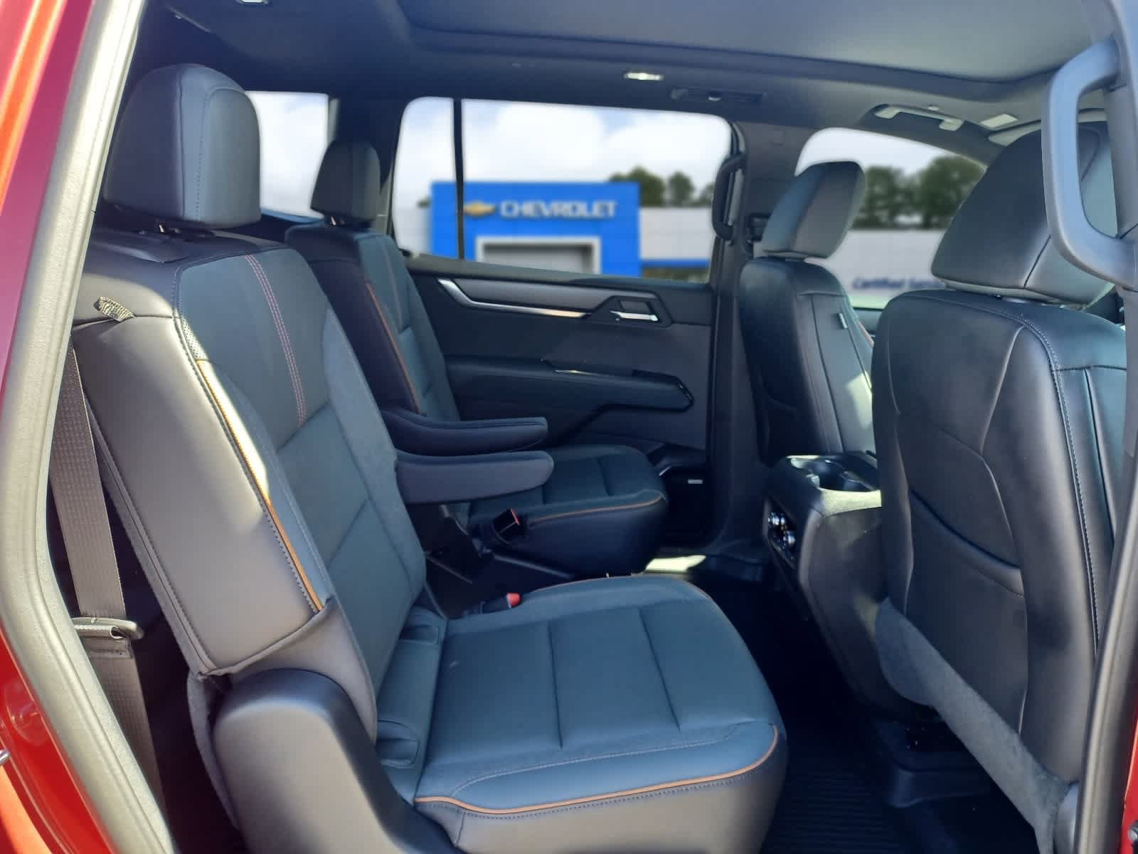 Used 2025 GMC Acadia AT4 w/ Luxury Package AWD/4WD image 30