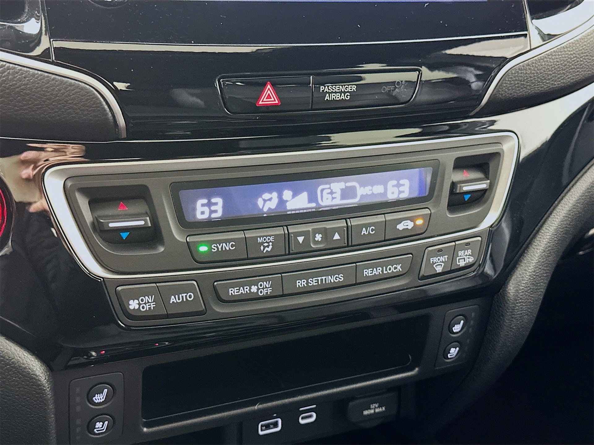 Used 2024 Honda Passport Black Edition image 17