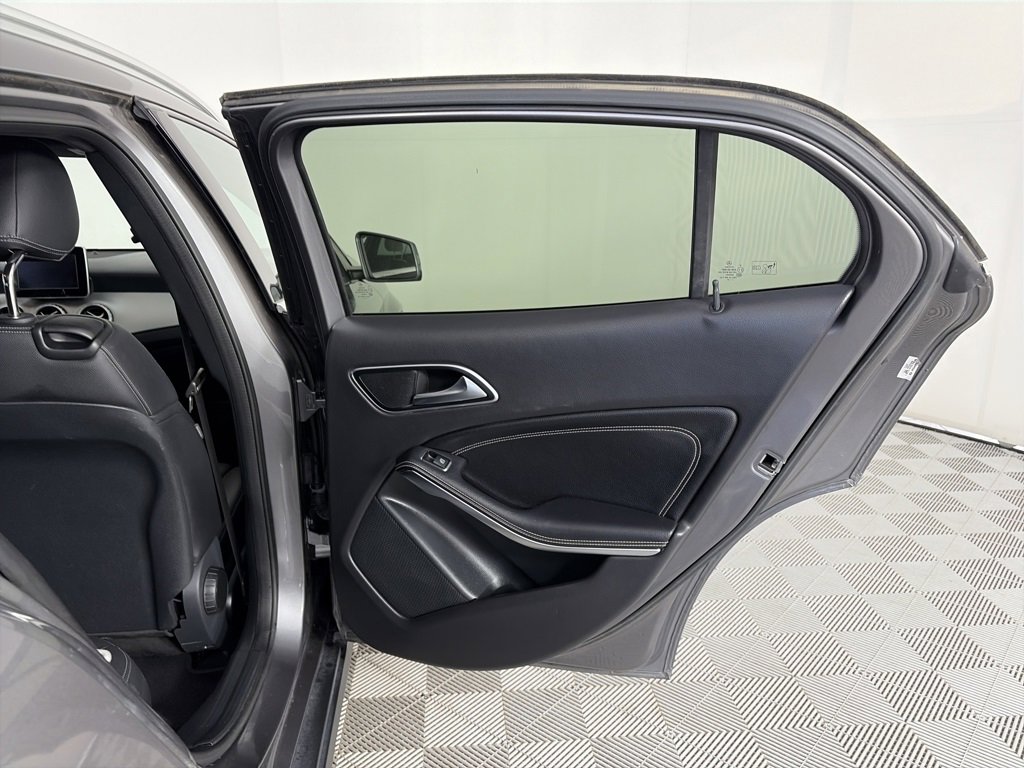 Used 2017 Mercedes-Benz GLA 250 4MATIC image 28