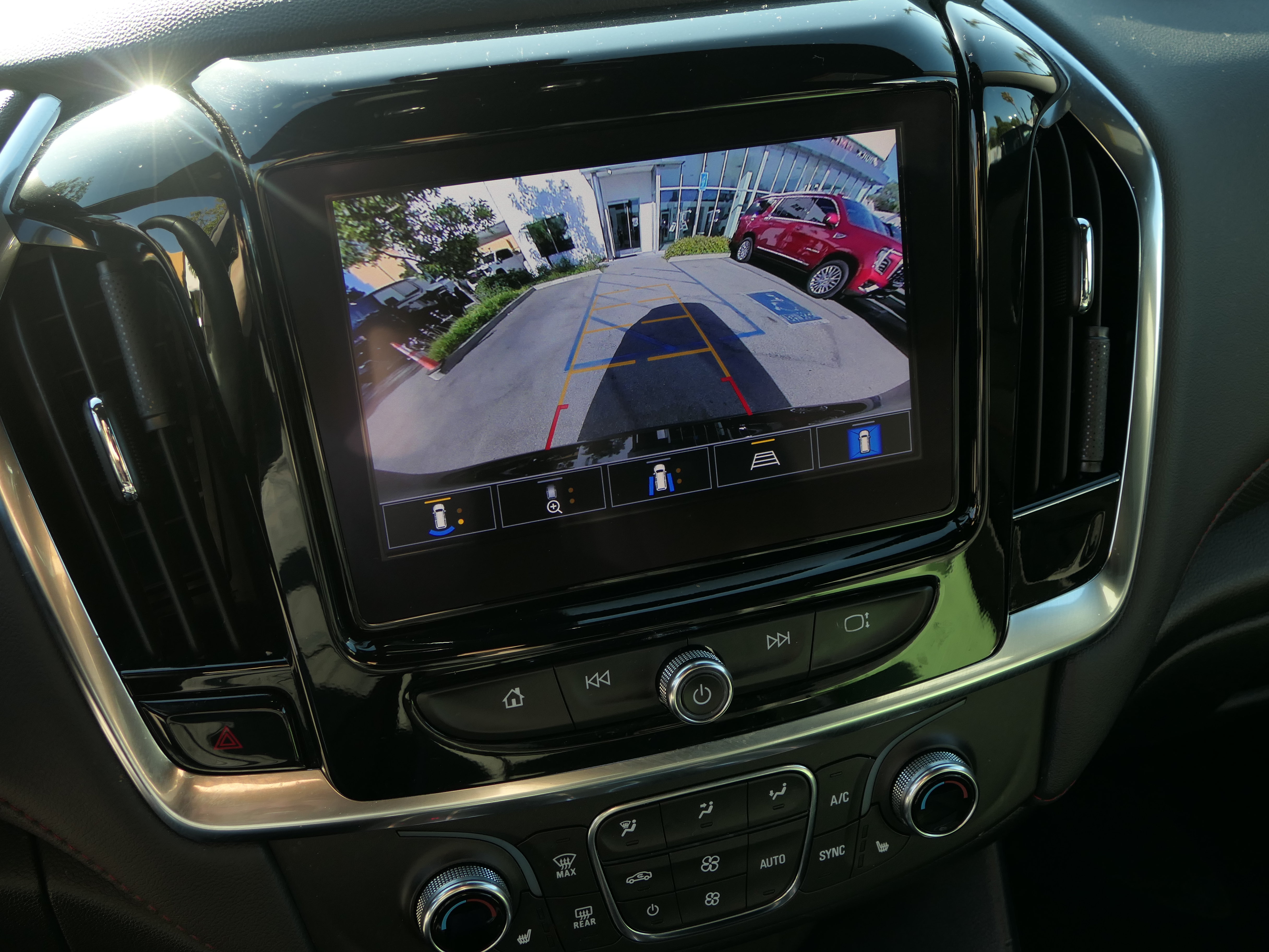 Used 2023 Chevrolet Traverse RS FWD image 20