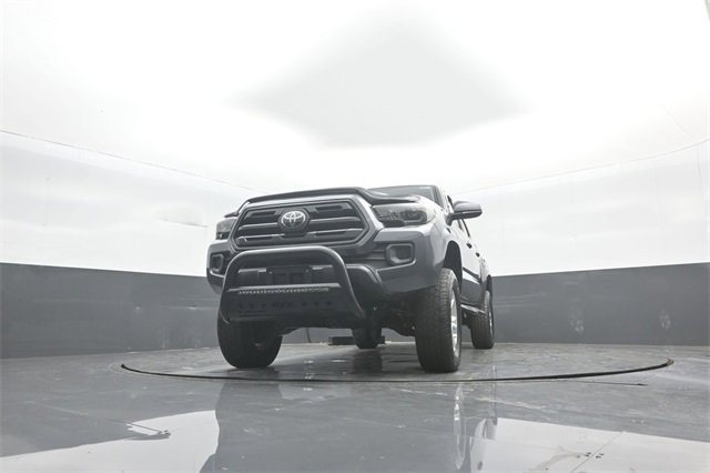 Used 2018 Toyota Tacoma SR image 34