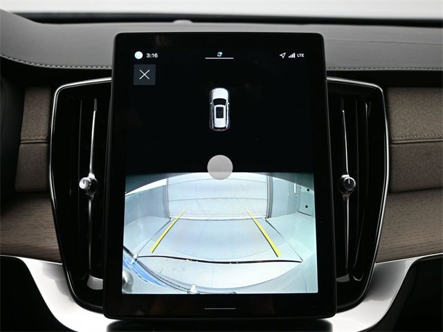 New 2026 Volvo XC90 B6 Core image 21