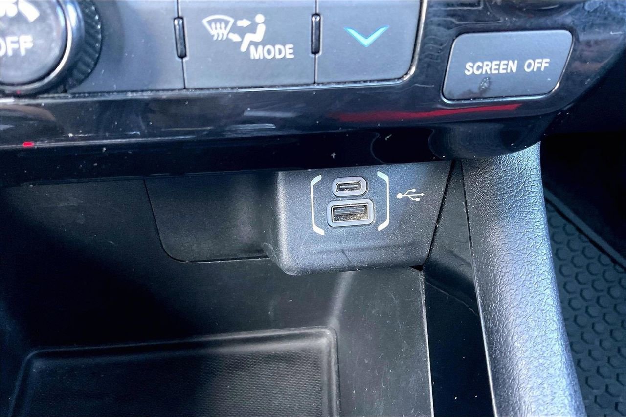 Used 2024 Jeep Compass Trailhawk image 17