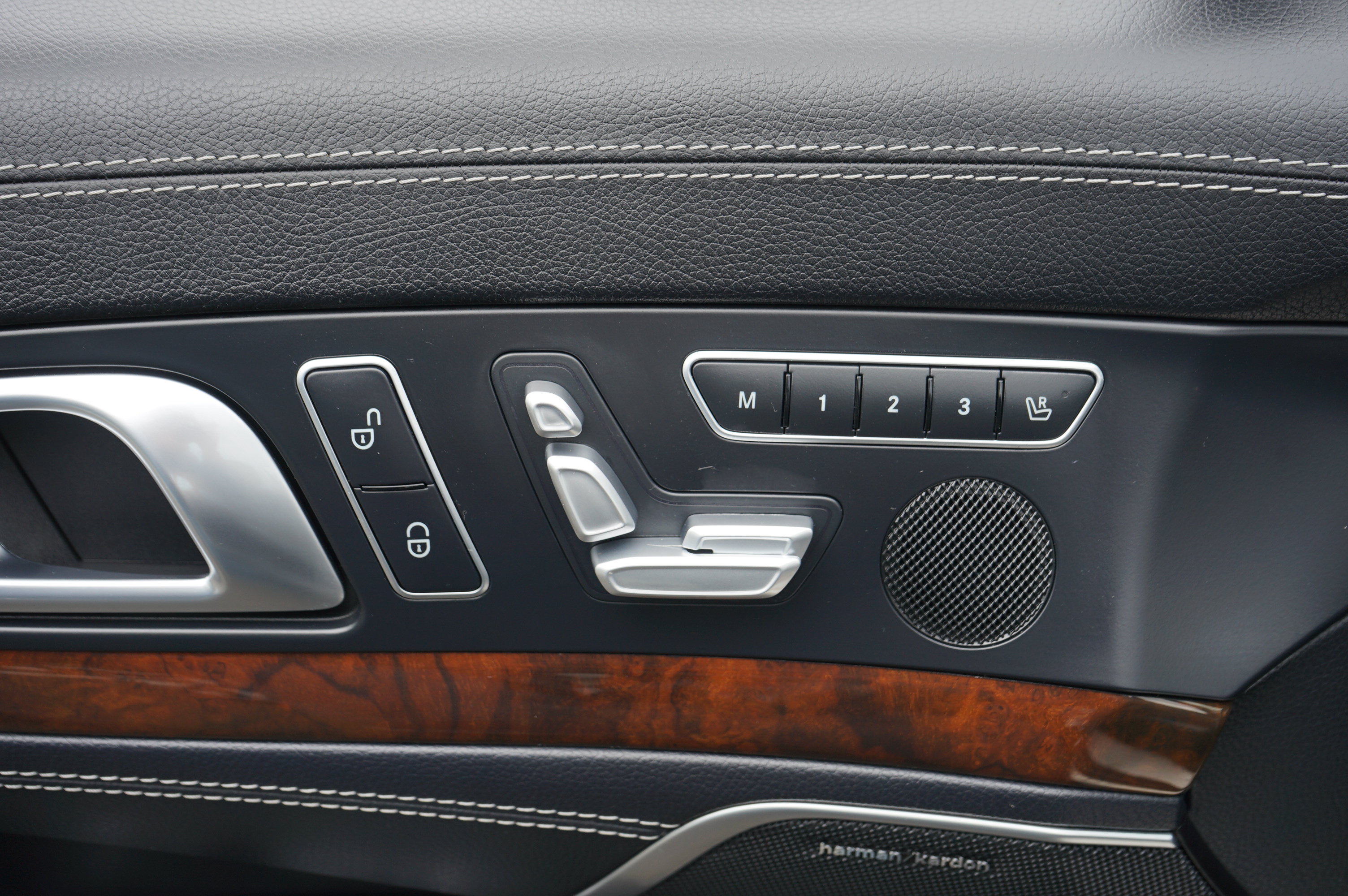 Used 2013 Mercedes-Benz SL 63 AMG image 28