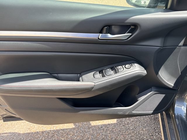 New 2026 Nissan Altima 2.5 SR w/ SR Premium Package FWD image 10