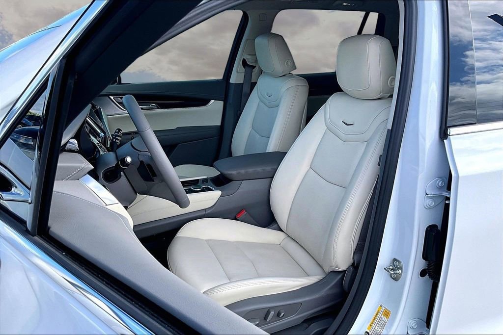 Certified 2024 Cadillac XT6 Premium Luxury FWD image 21