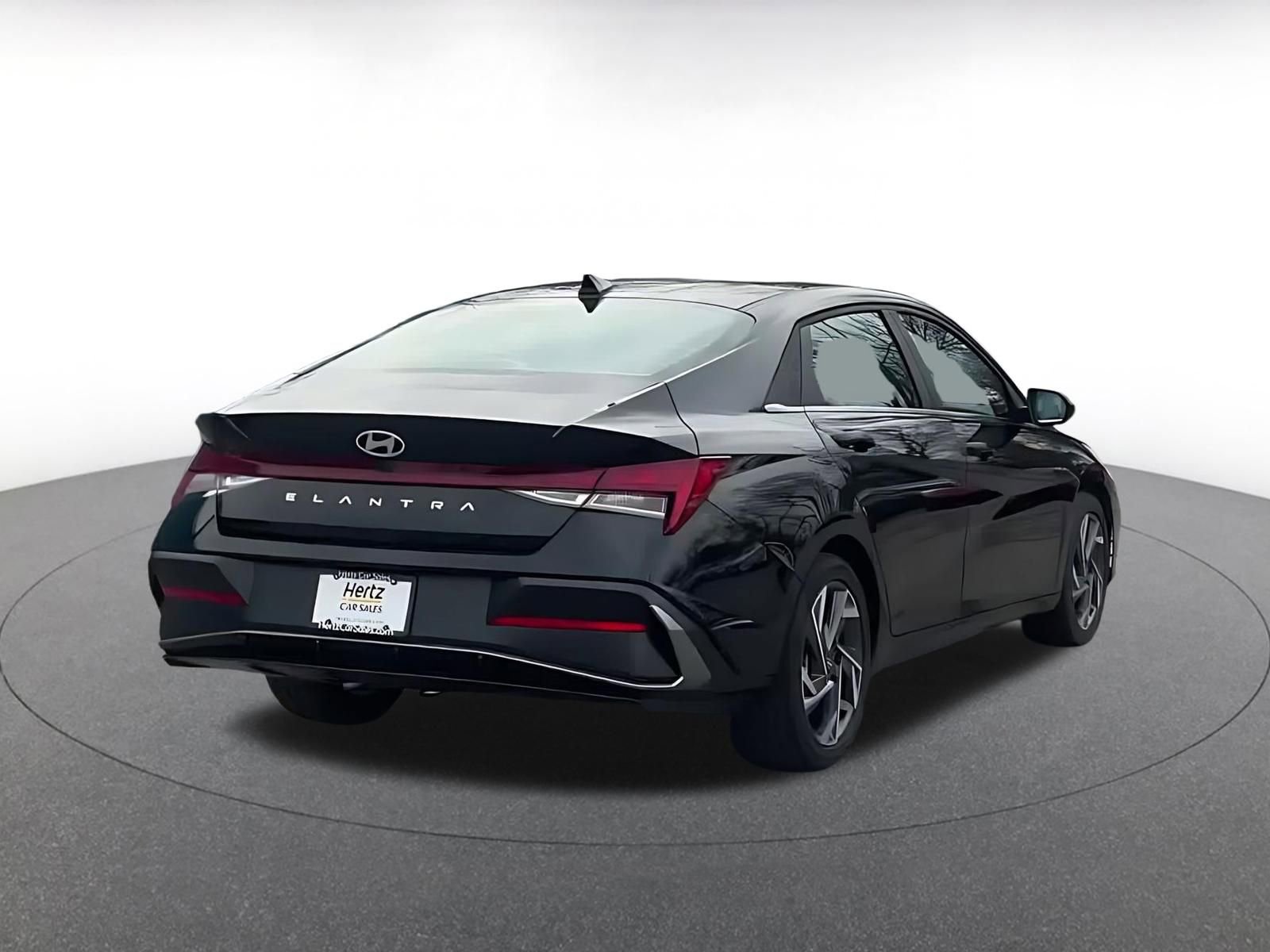 Used 2025 Hyundai Elantra SEL image 14