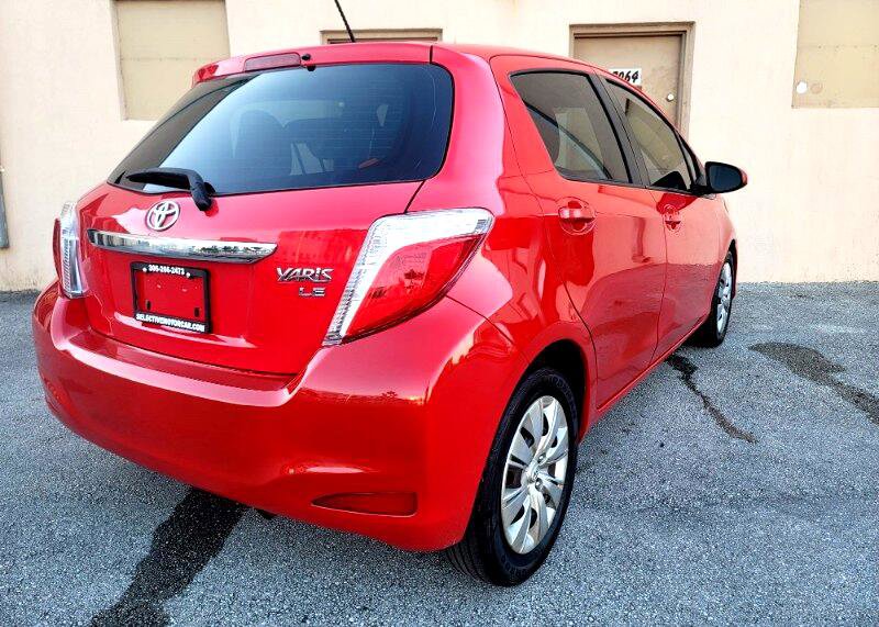 Used 2013 Toyota Yaris LE image 2