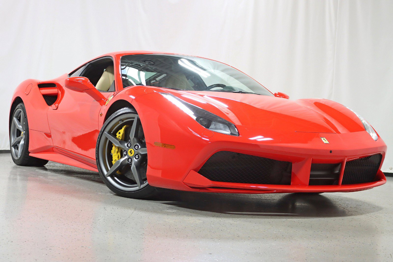 Used 2018 Ferrari 488 GTB image 7