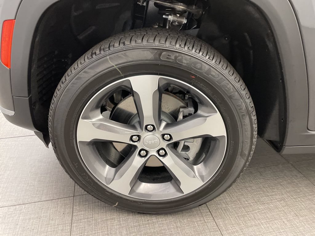 New 2025 Jeep Grand Cherokee L Limited RWD image 8