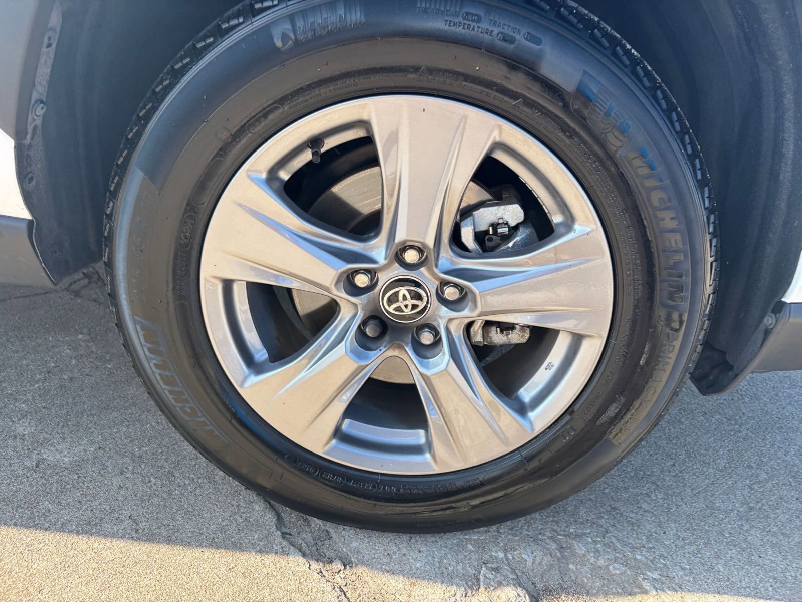 Used 2025 Toyota RAV4 LE image 29