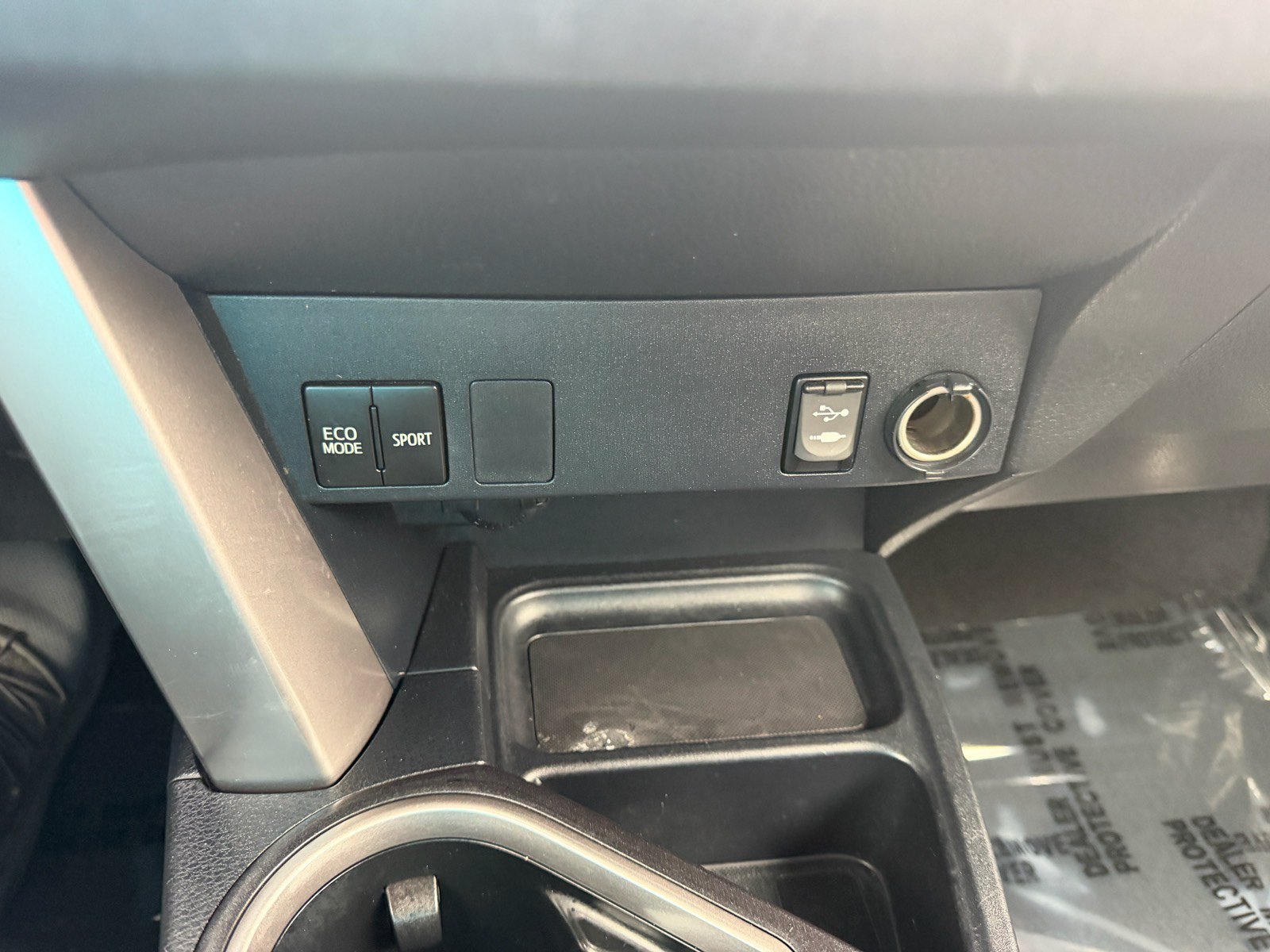 Used 2016 Toyota RAV4 LE AWD/4WD image 21