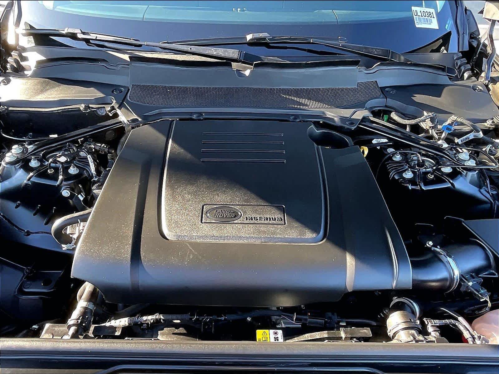 Used 2025 Land Rover Discovery S AWD/4WD image 12