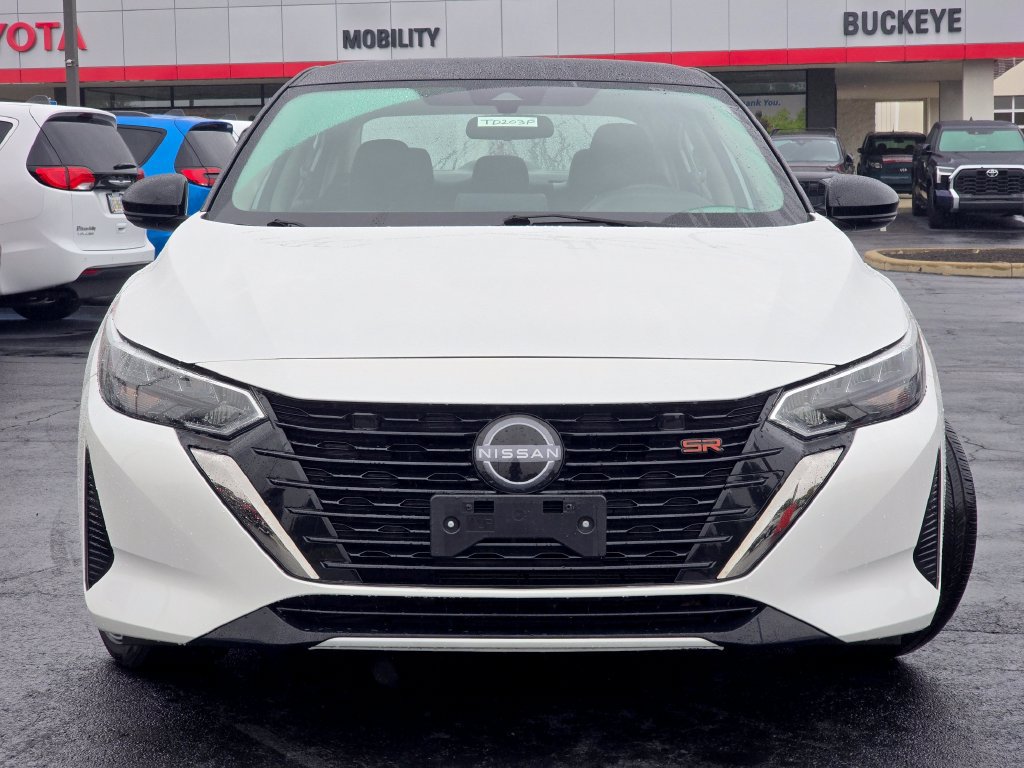 Used 2025 Nissan Sentra SR FWD image 3