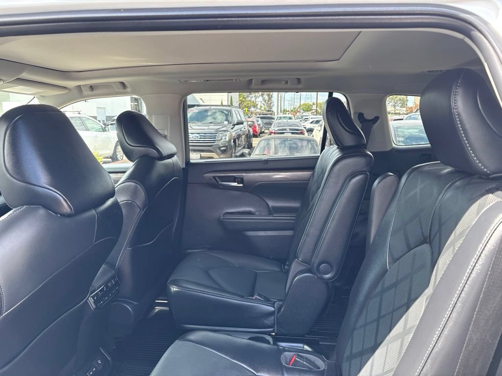 Used 2022 Toyota Highlander Platinum AWD/4WD image 13