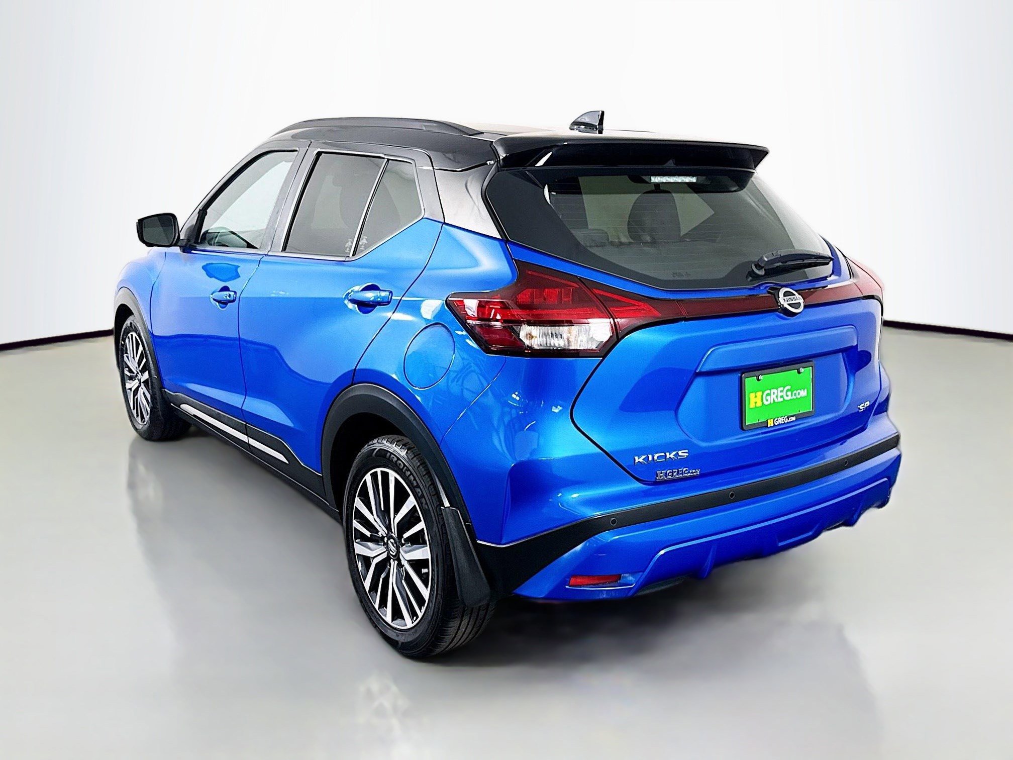 Used 2021 Nissan Kicks SR FWD image 7