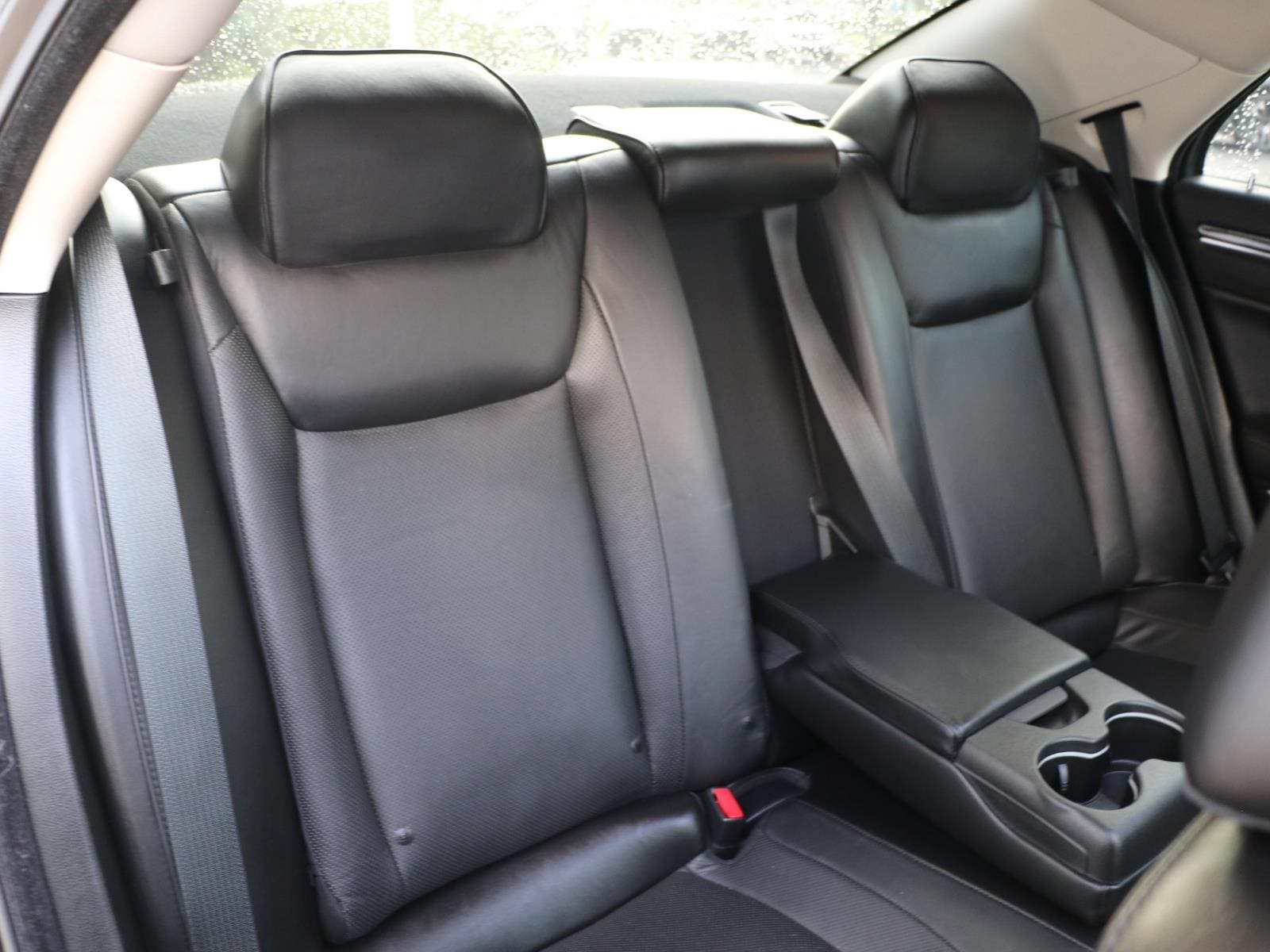 Used 2018 Chrysler 300 Limited w/ Safetytec Plus Group AWD/4WD image 9