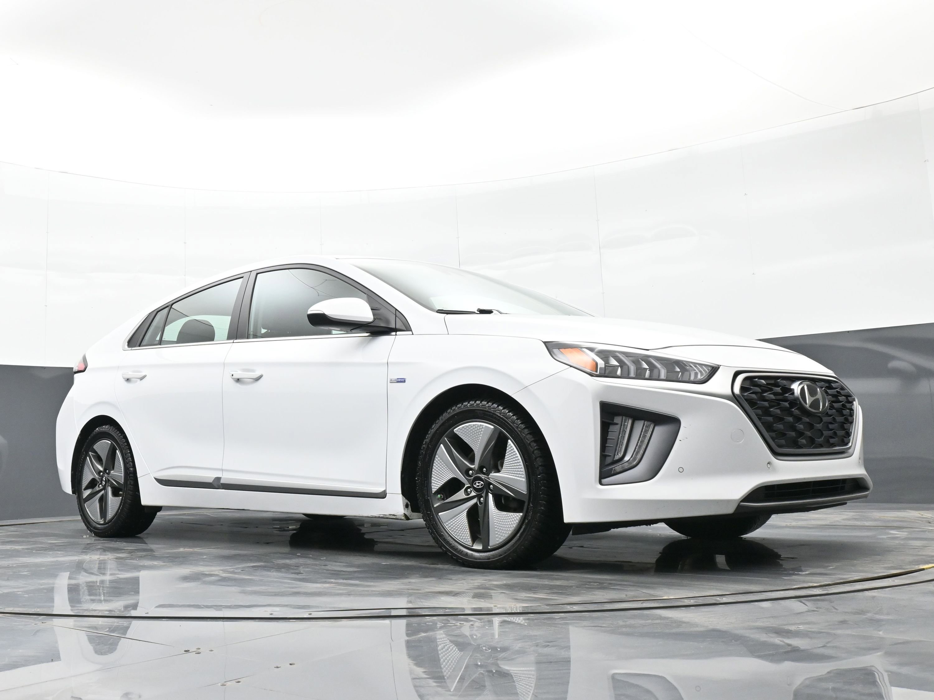 Used 2020 Hyundai Ioniq Limited image 38