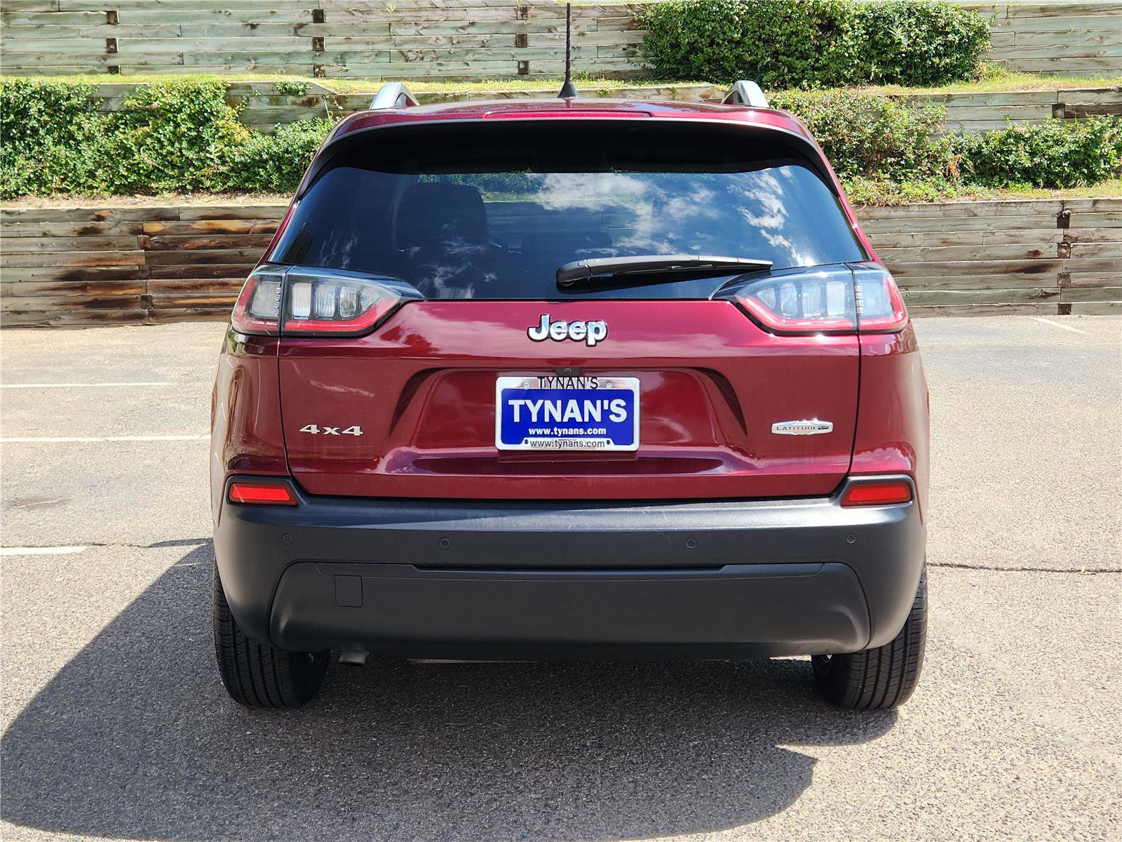 Used 2019 Jeep Cherokee Latitude Plus w/ Cold Weather Group image 4