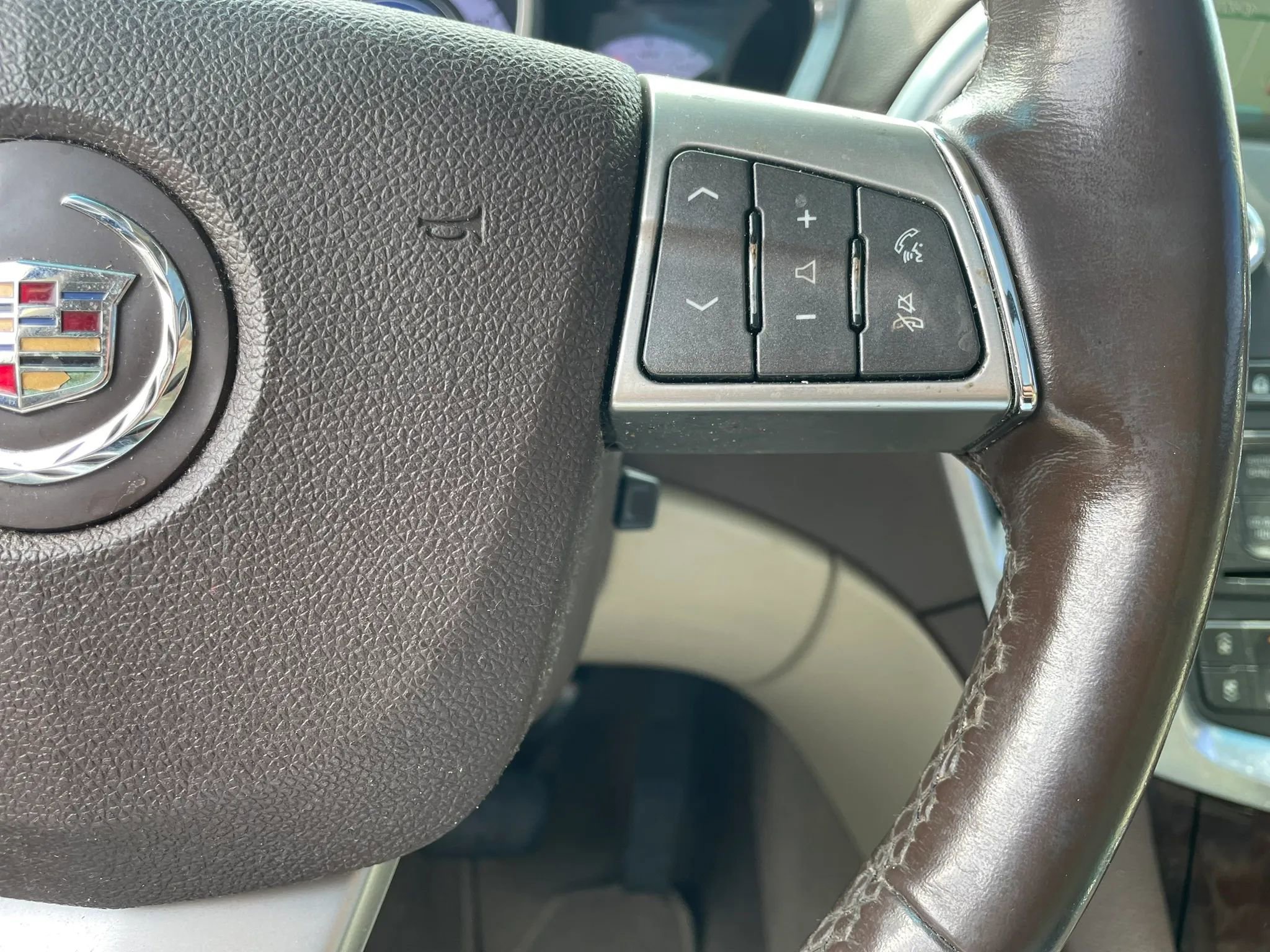 Used 2012 Cadillac SRX Luxury image 14