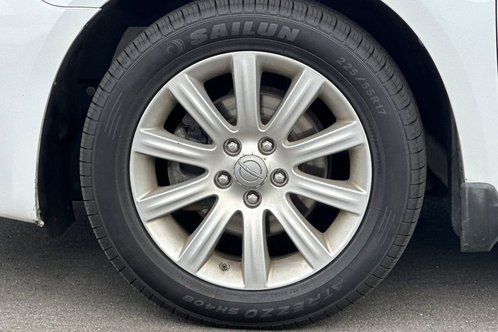 Used 2013 Chrysler 200 Touring w/ Cold Weather Group FWD image 23
