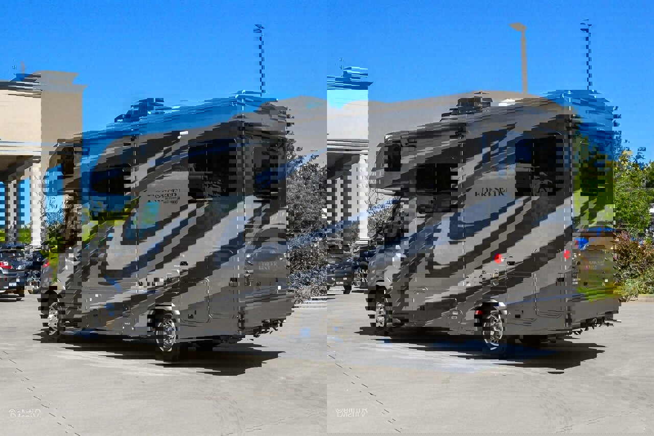 Used 2018 Mercedes-Benz Sprinter 3500 image 2