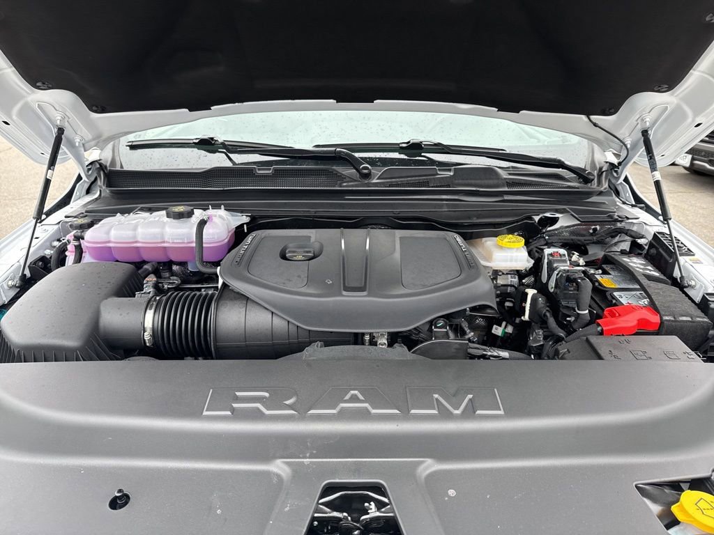 New 2026 RAM 1500 Express AWD/4WD image 30